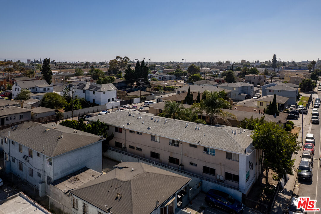 732 W Imperial Hwy