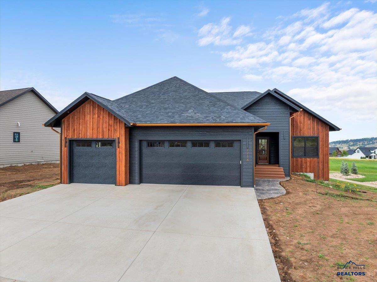 7714 BROOKS LOOP