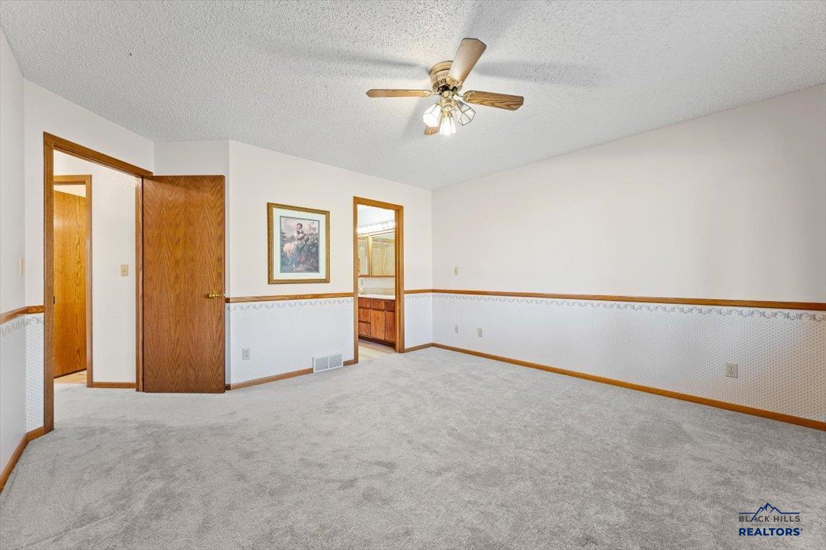 330 FAIRWAY DR