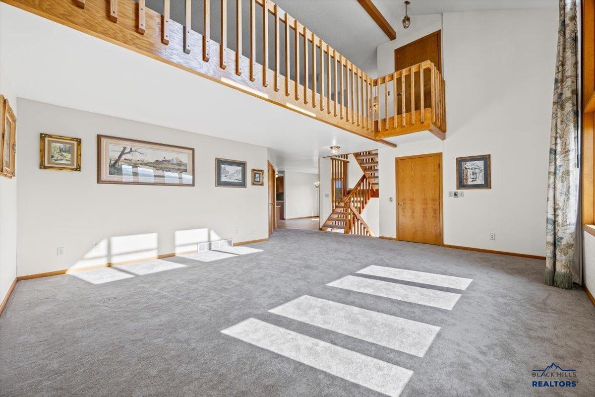330 FAIRWAY DR