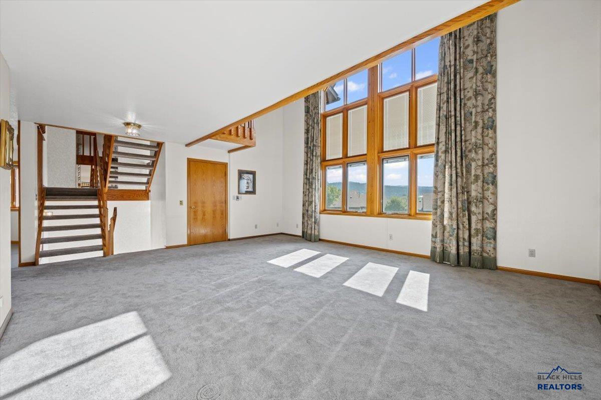 330 FAIRWAY DR