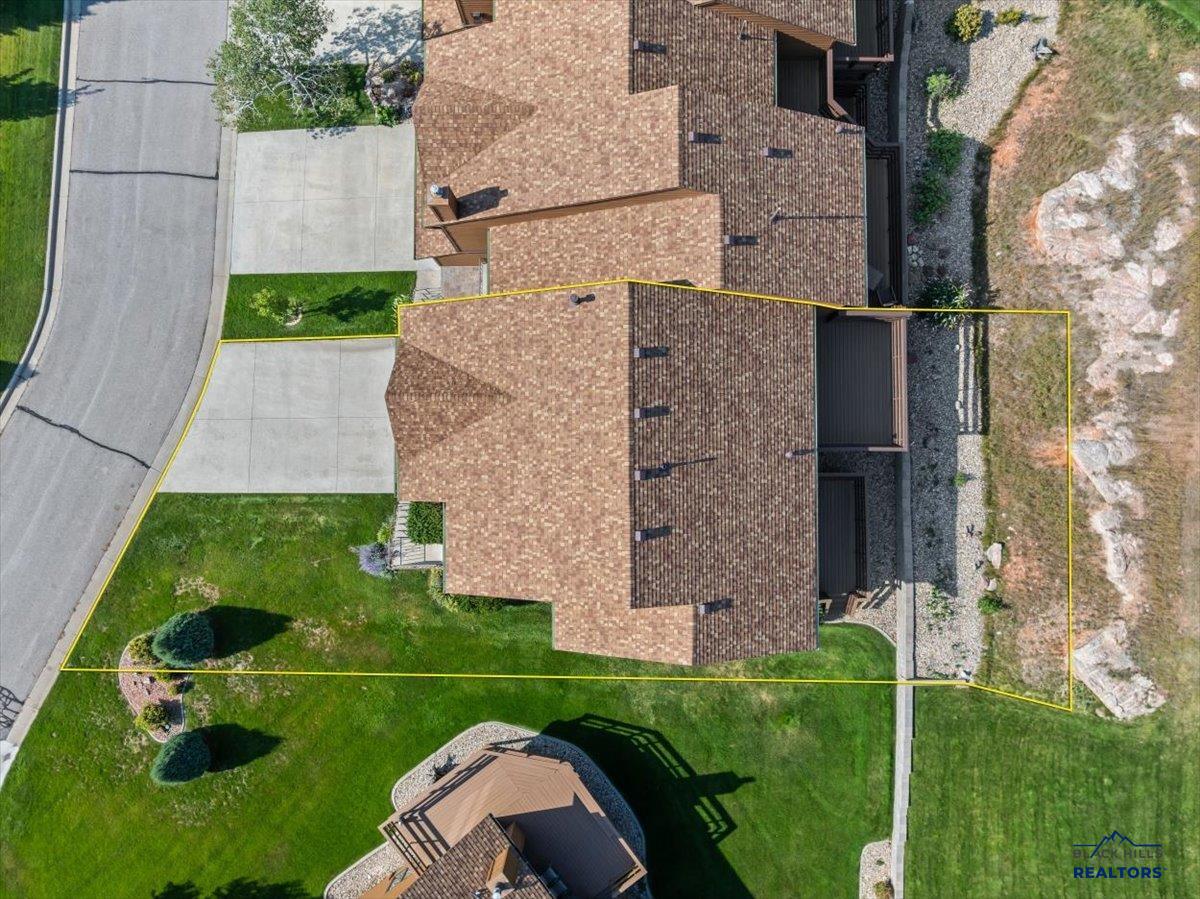 330 FAIRWAY DR