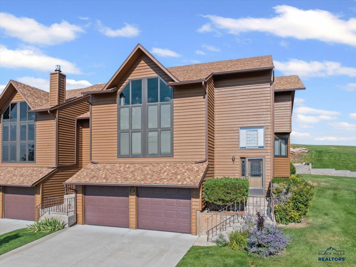 330 FAIRWAY DR