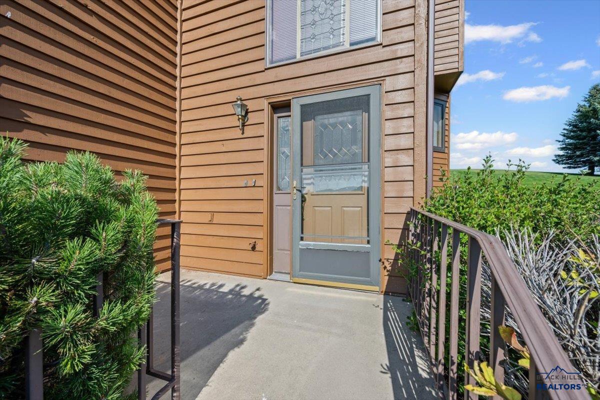 330 FAIRWAY DR