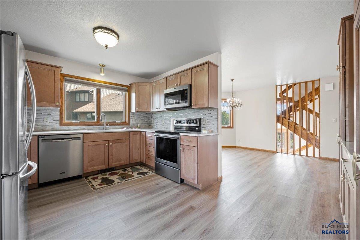 330 FAIRWAY DR
