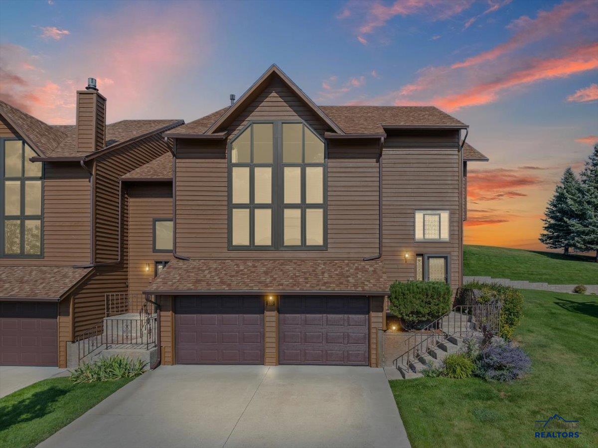 330 FAIRWAY DR