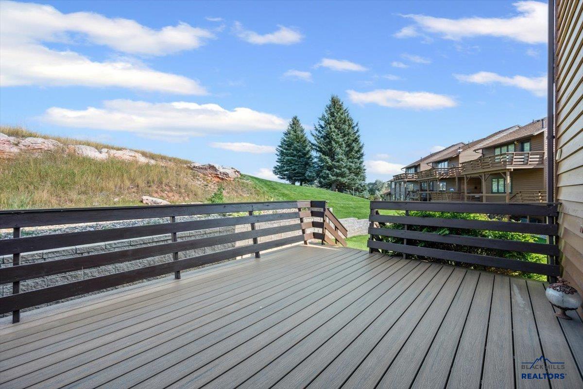 330 FAIRWAY DR