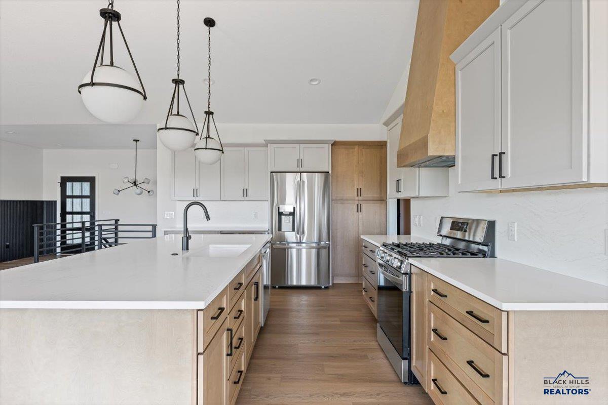 1437 OAK CREST CT