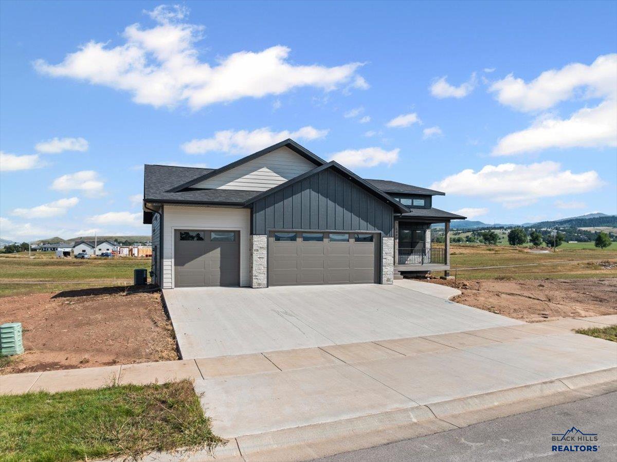 1437 OAK CREST CT