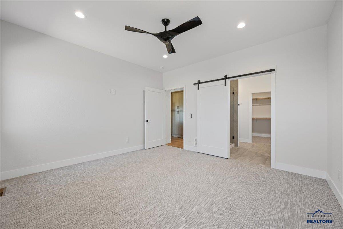 1437 OAK CREST CT