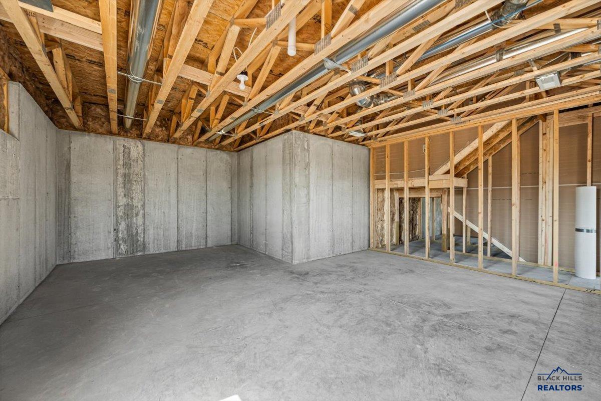 1437 OAK CREST CT
