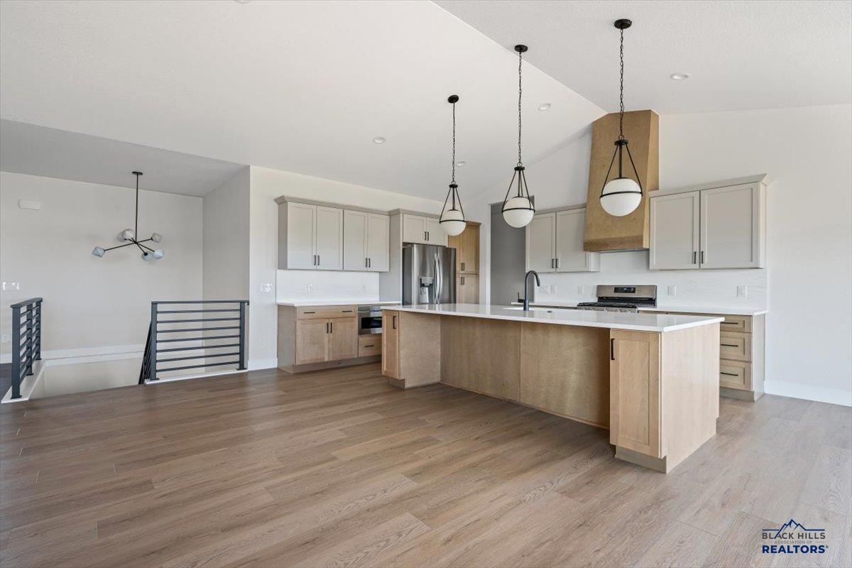 1437 OAK CREST CT