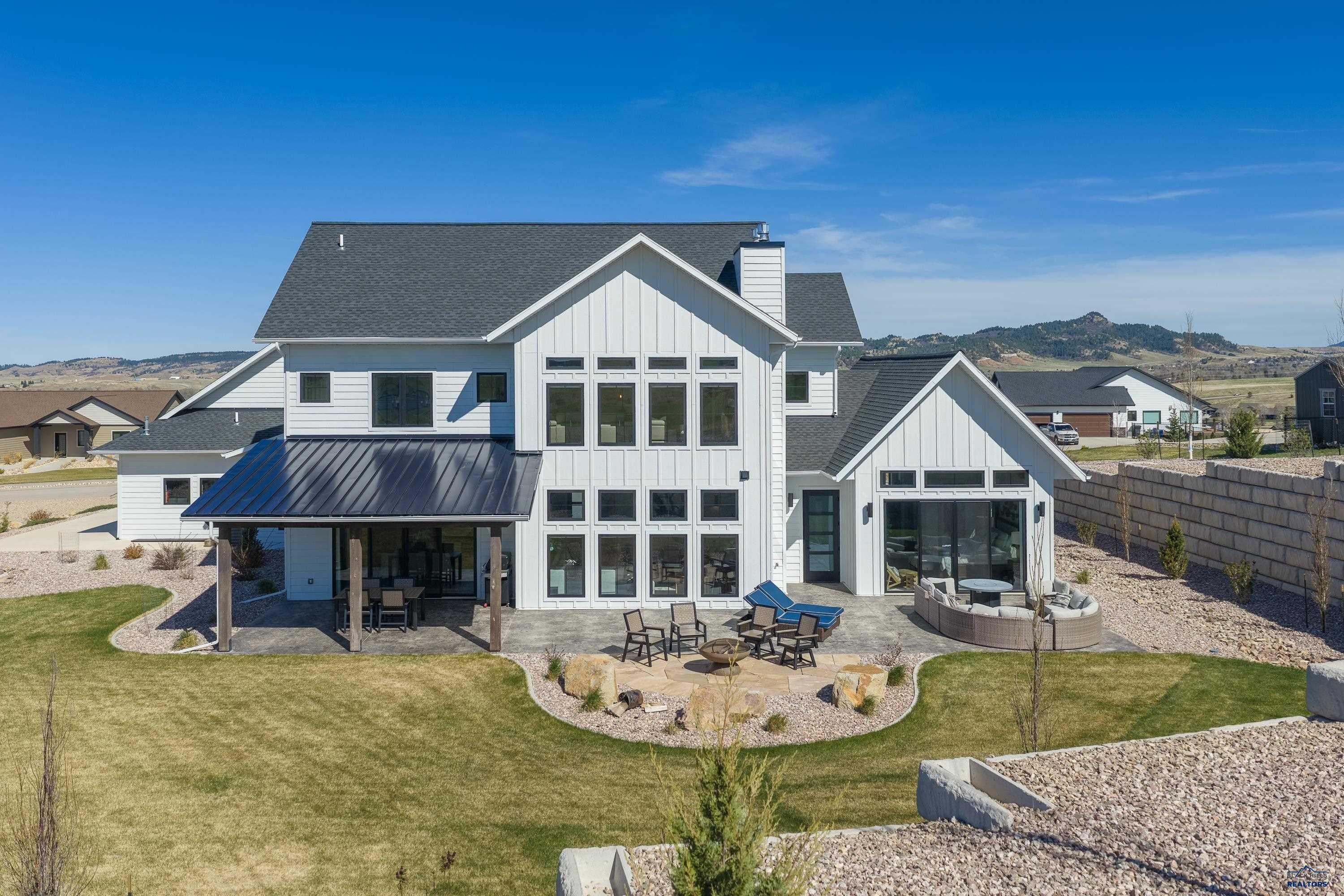 2605 TOP SHELF AVE