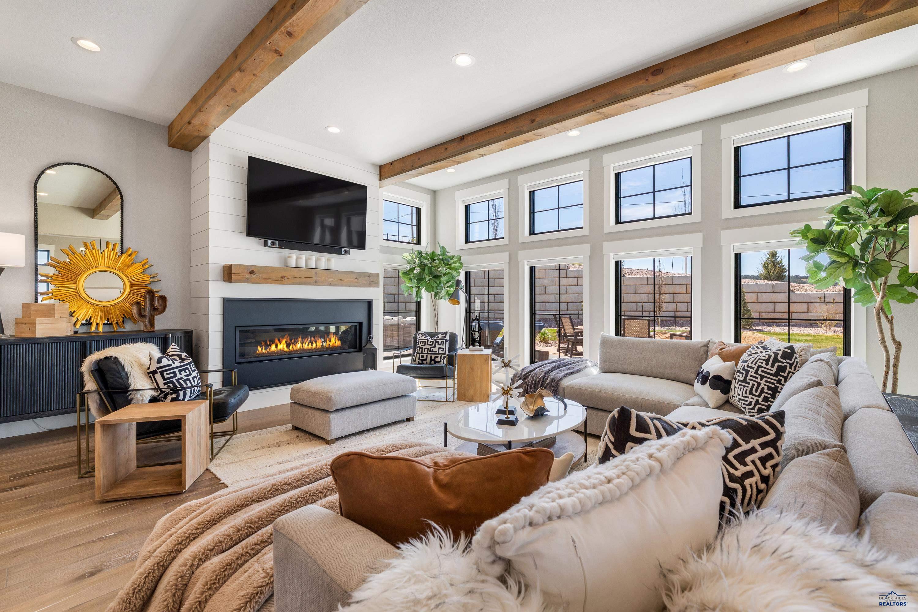 2605 TOP SHELF AVE