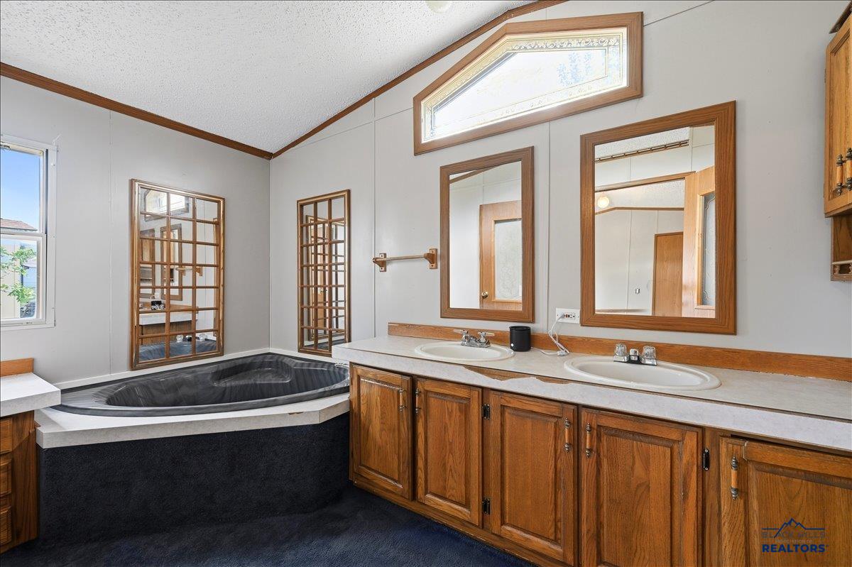 1316 SPEARFISH MOUNTAIN LN