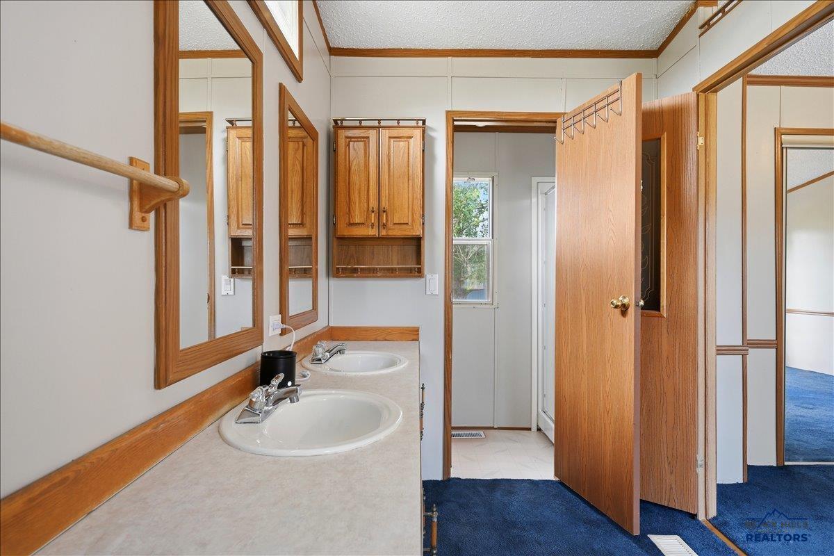 1316 SPEARFISH MOUNTAIN LN