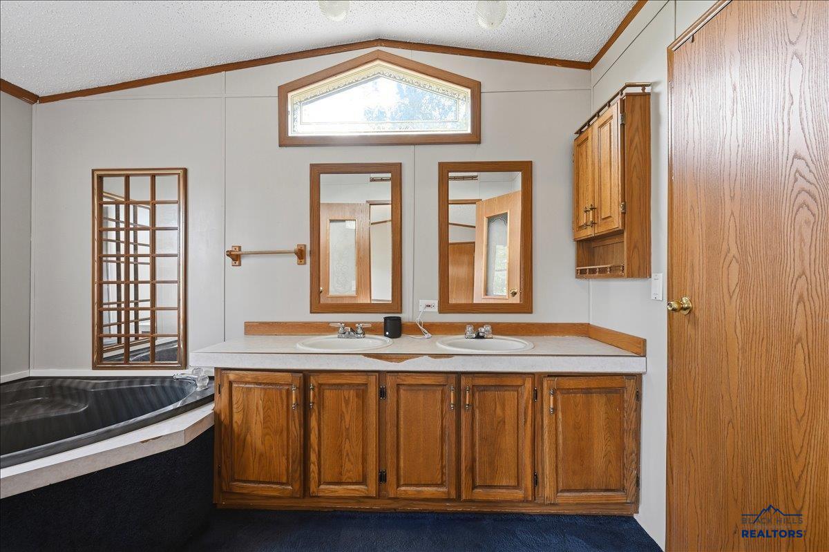 1316 SPEARFISH MOUNTAIN LN