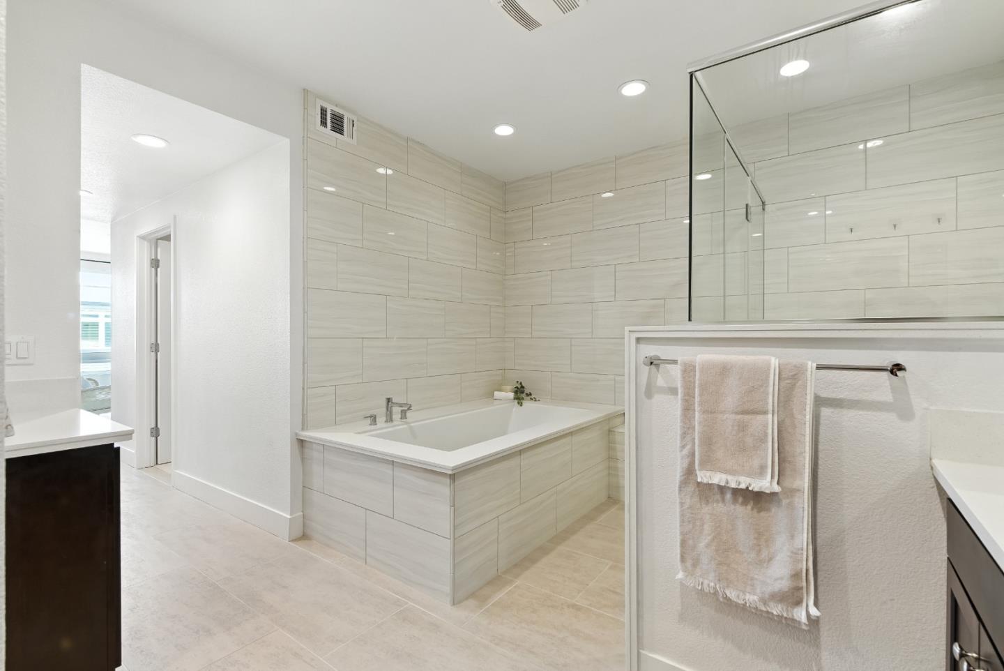 19 Waterline Place