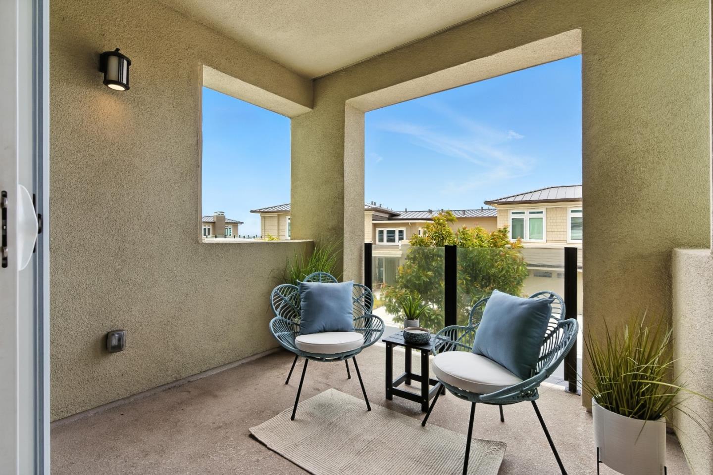 19 Waterline Place