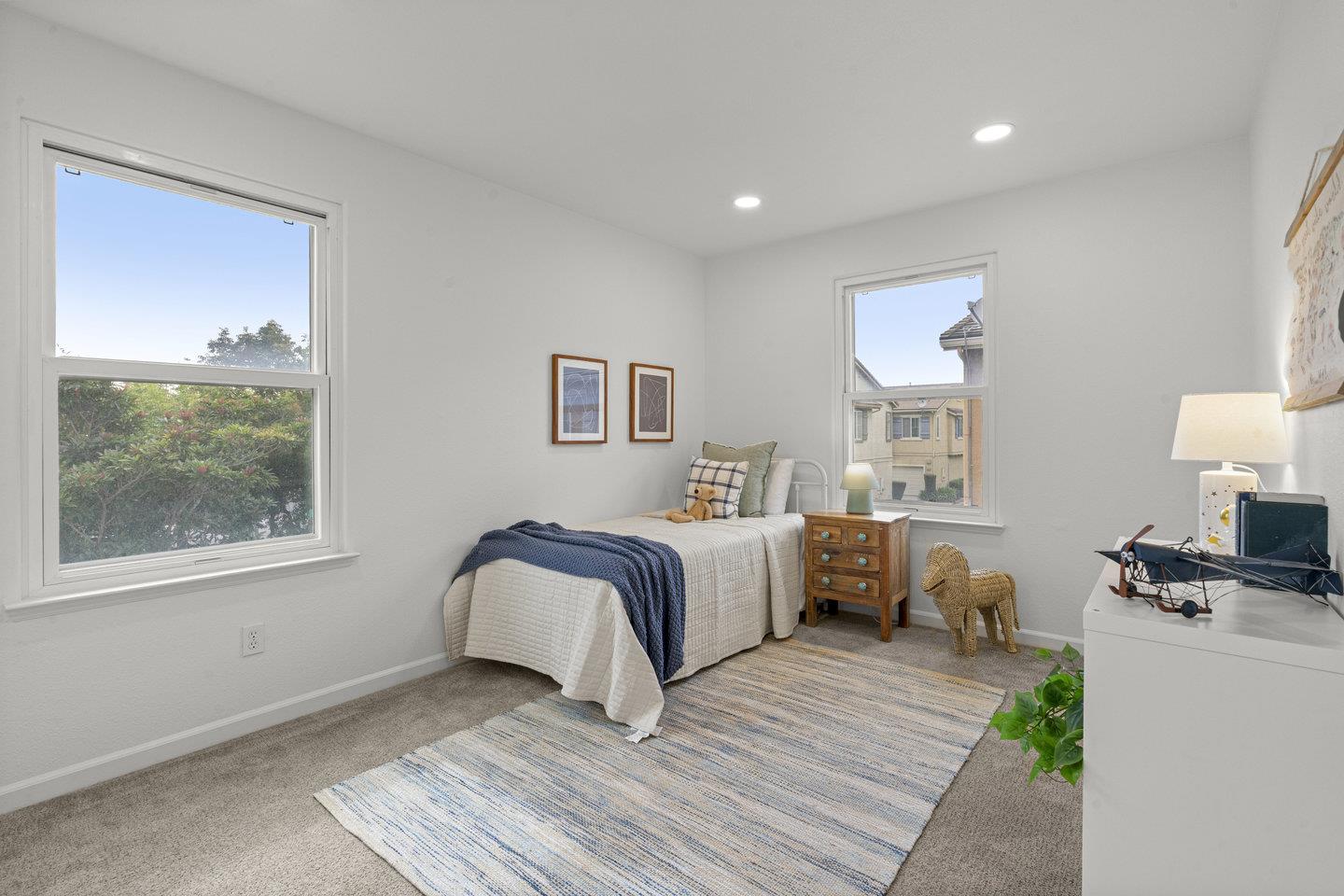 1042 Old Oak Lane