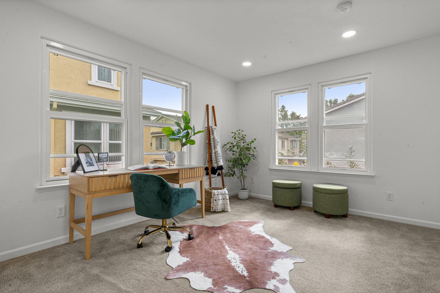 1042 Old Oak Lane