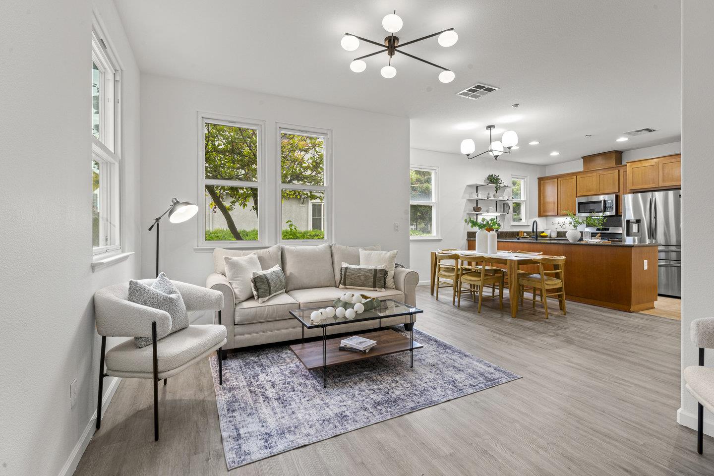 1042 Old Oak Lane