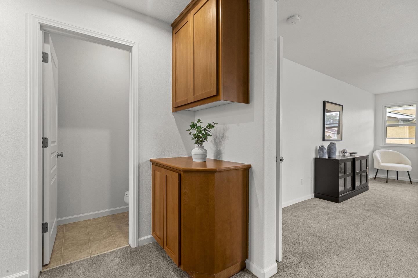 1042 Old Oak Lane