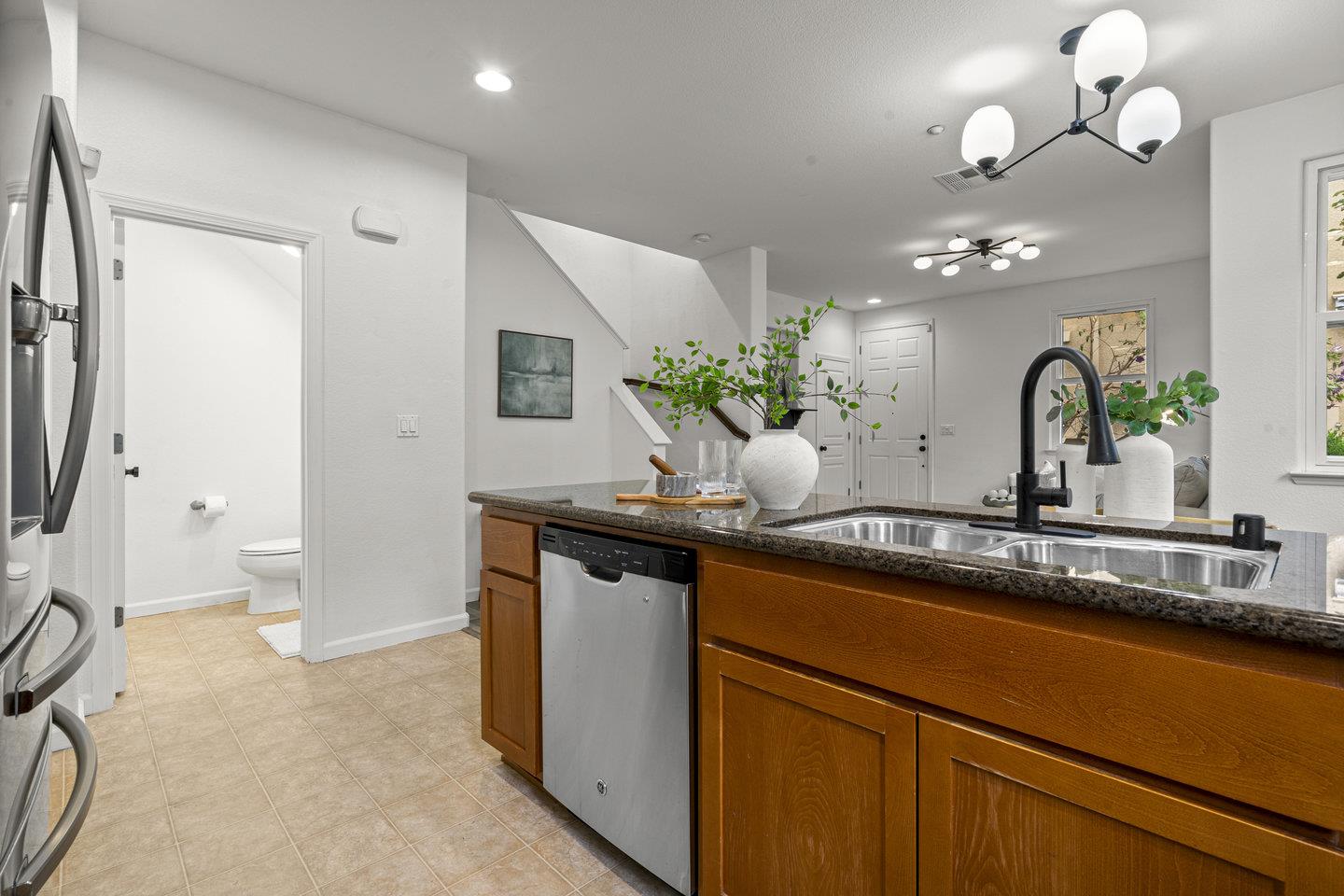 1042 Old Oak Lane