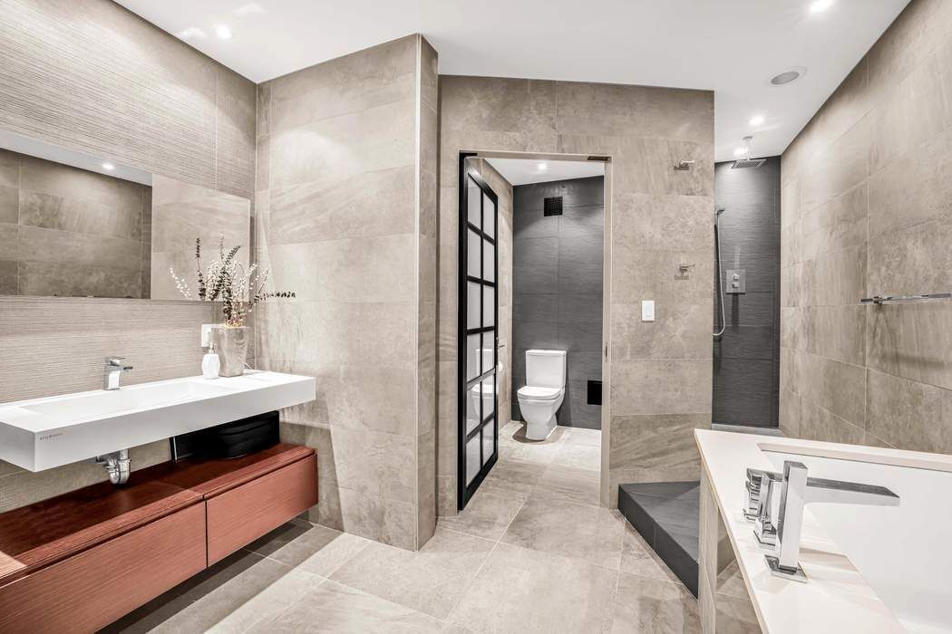 529 W 42nd Street 5R