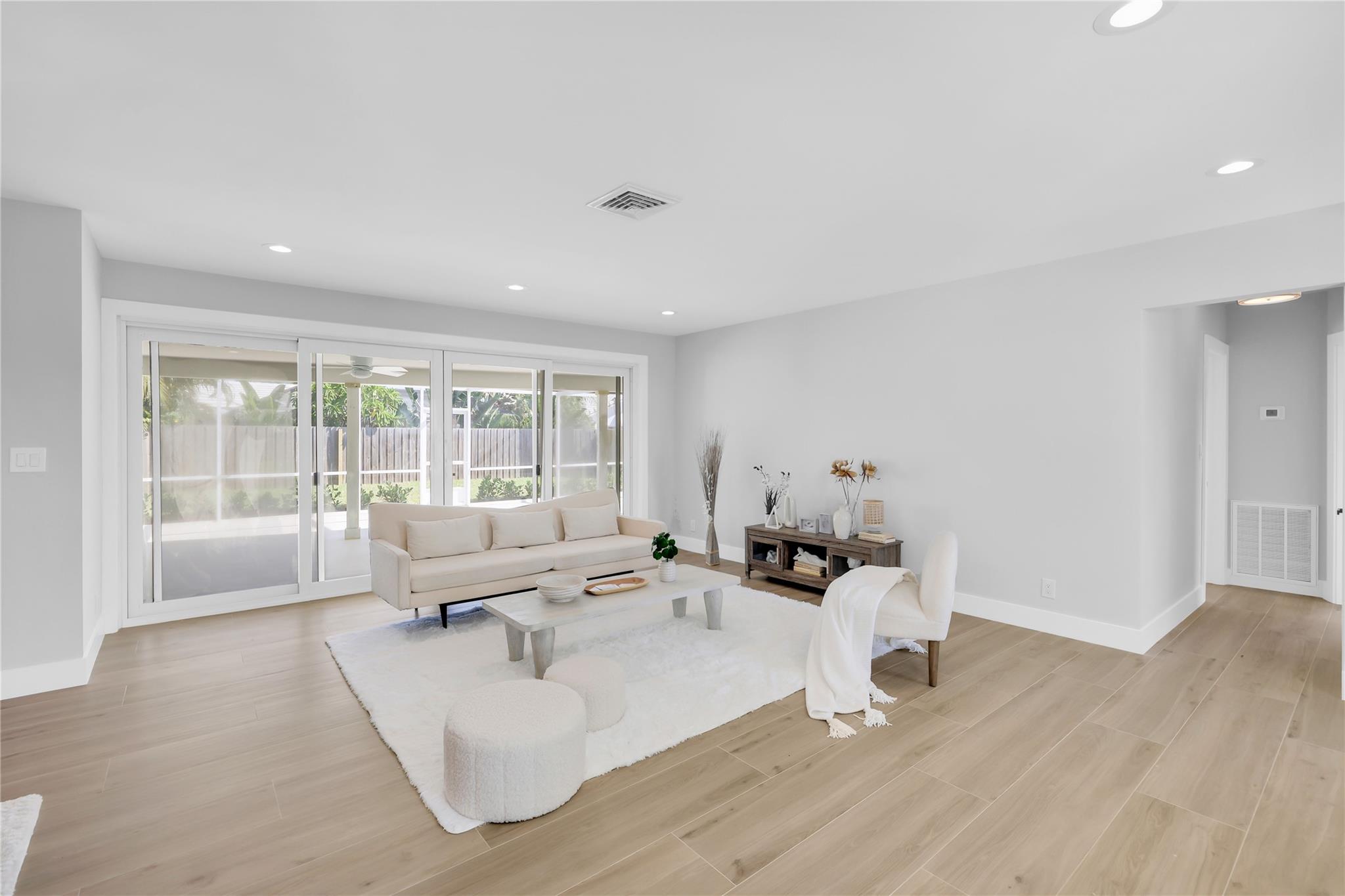 943 SW 4th St