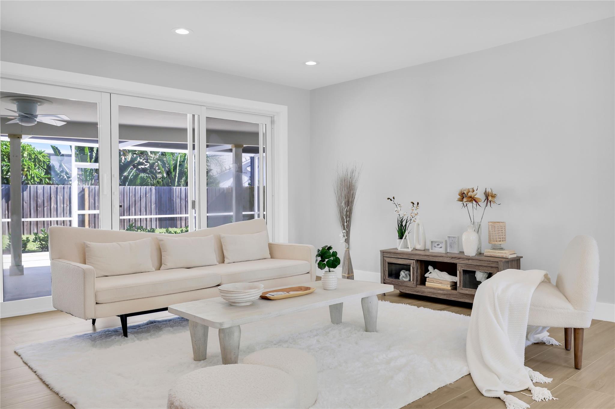 943 SW 4th St