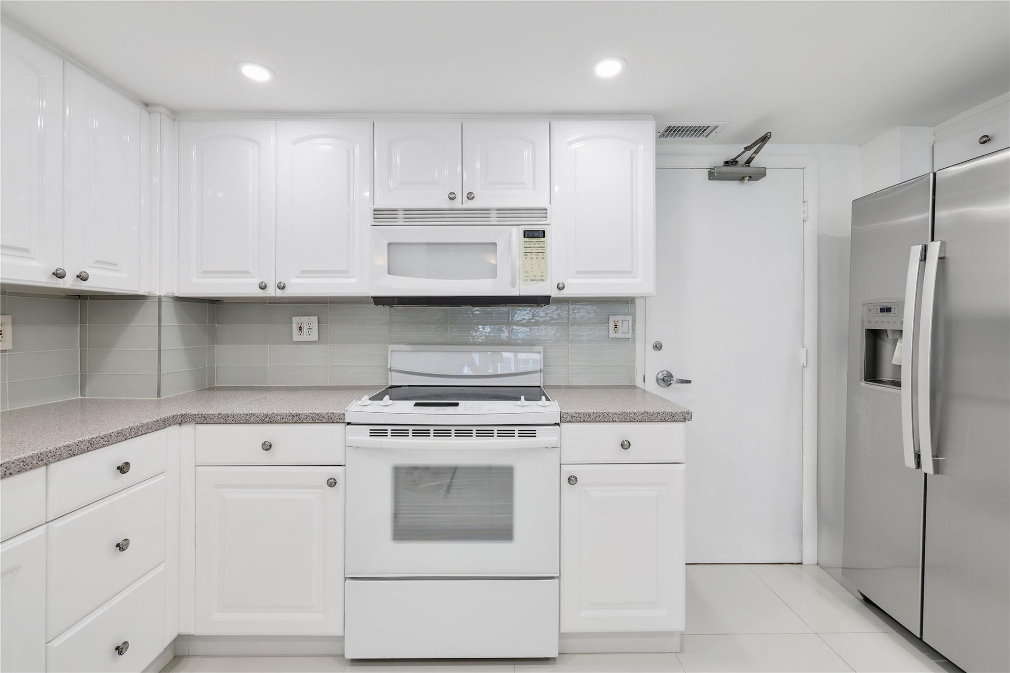 3750 Galt Ocean Dr 804