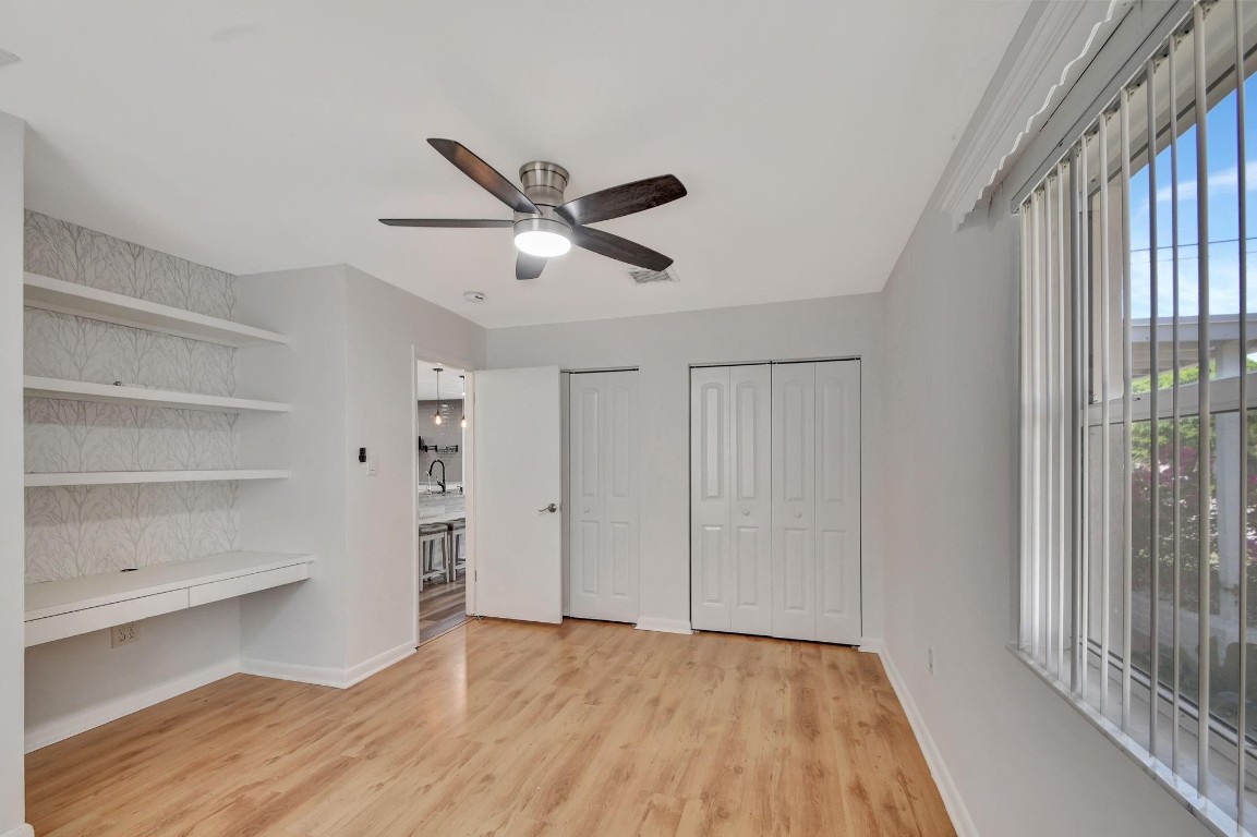 1301 E S M St