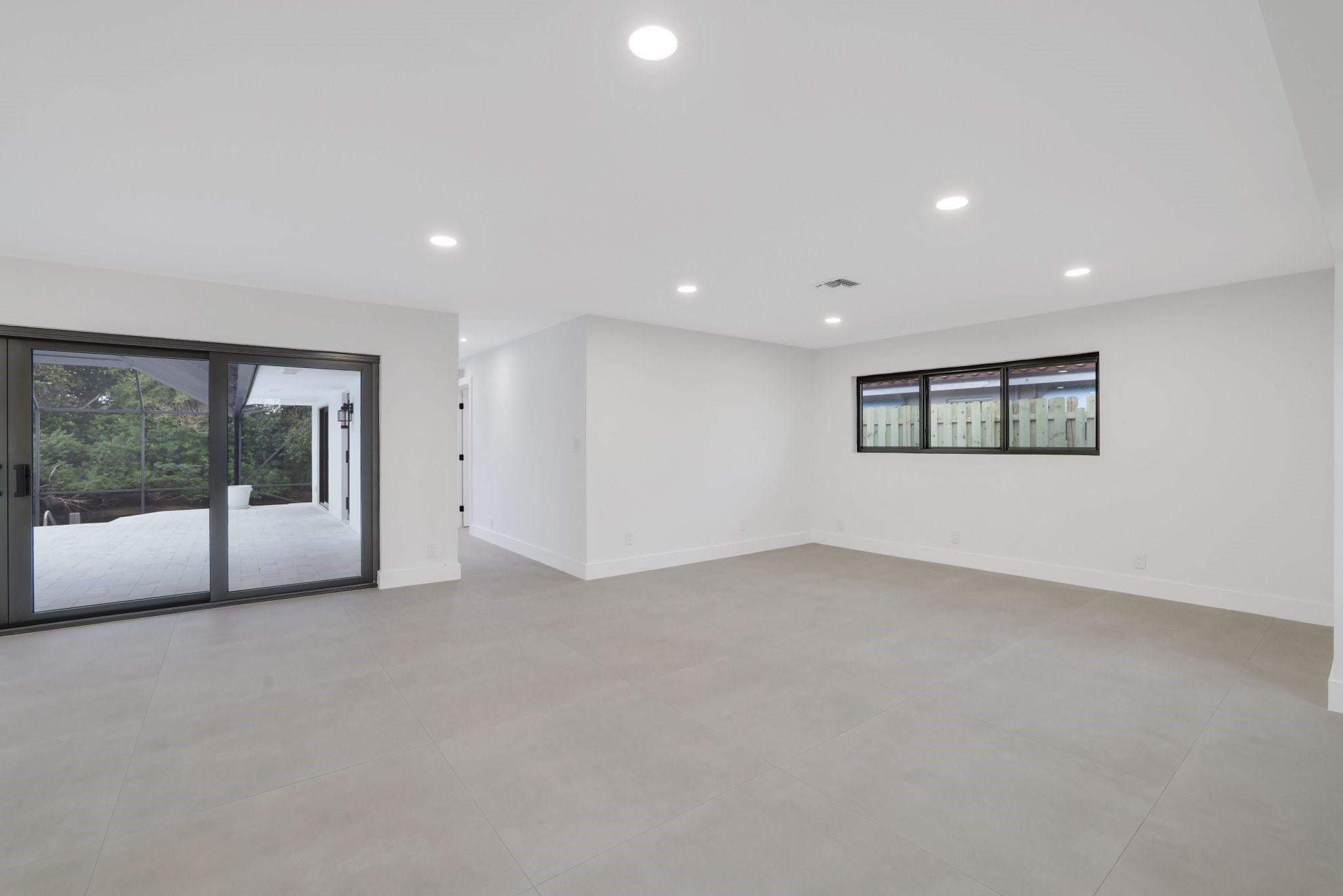 550 SW 6th Avenue
