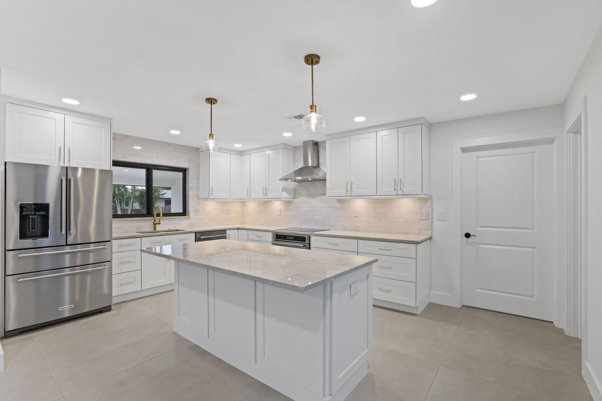 550 SW 6th Avenue