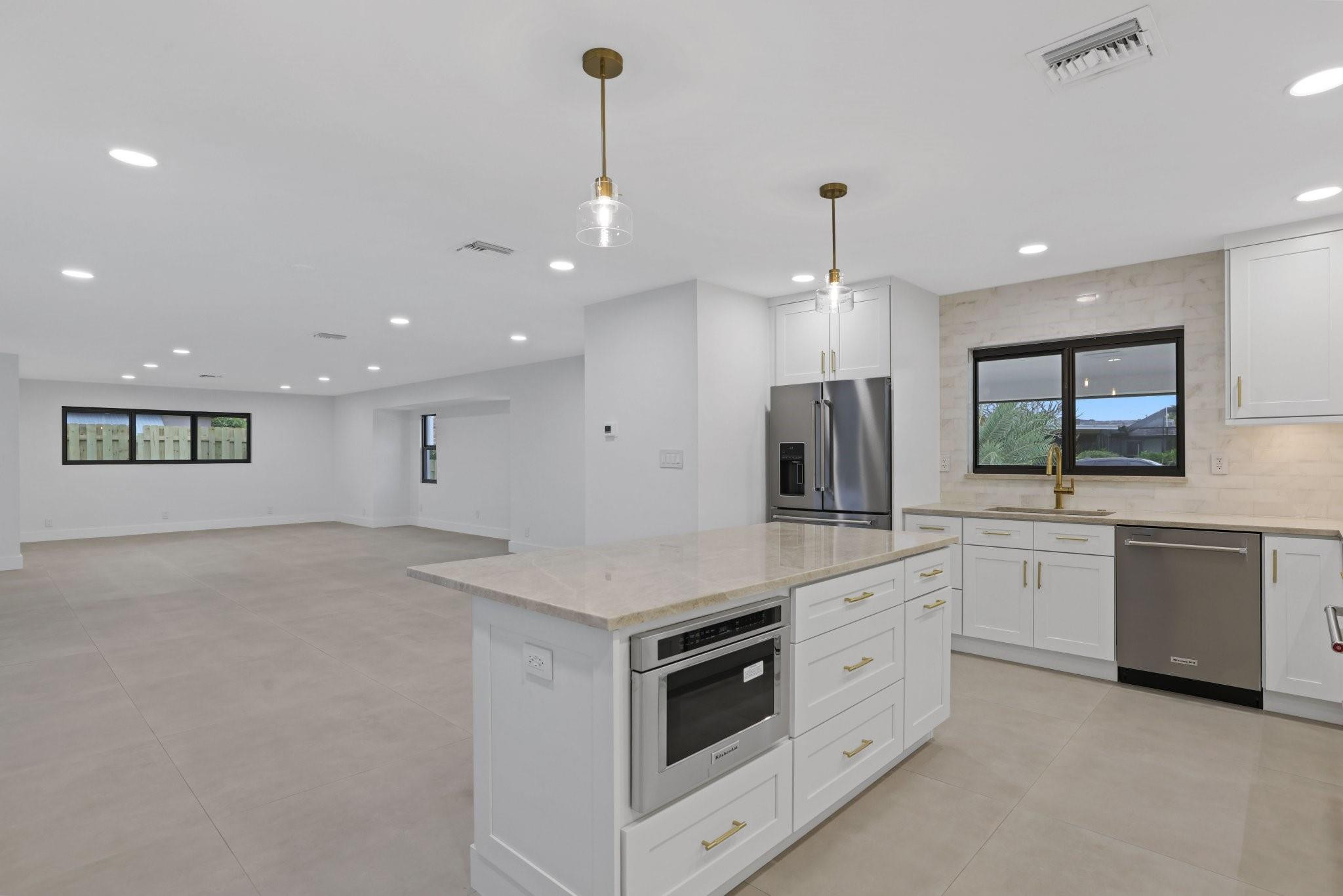 550 SW 6th Avenue