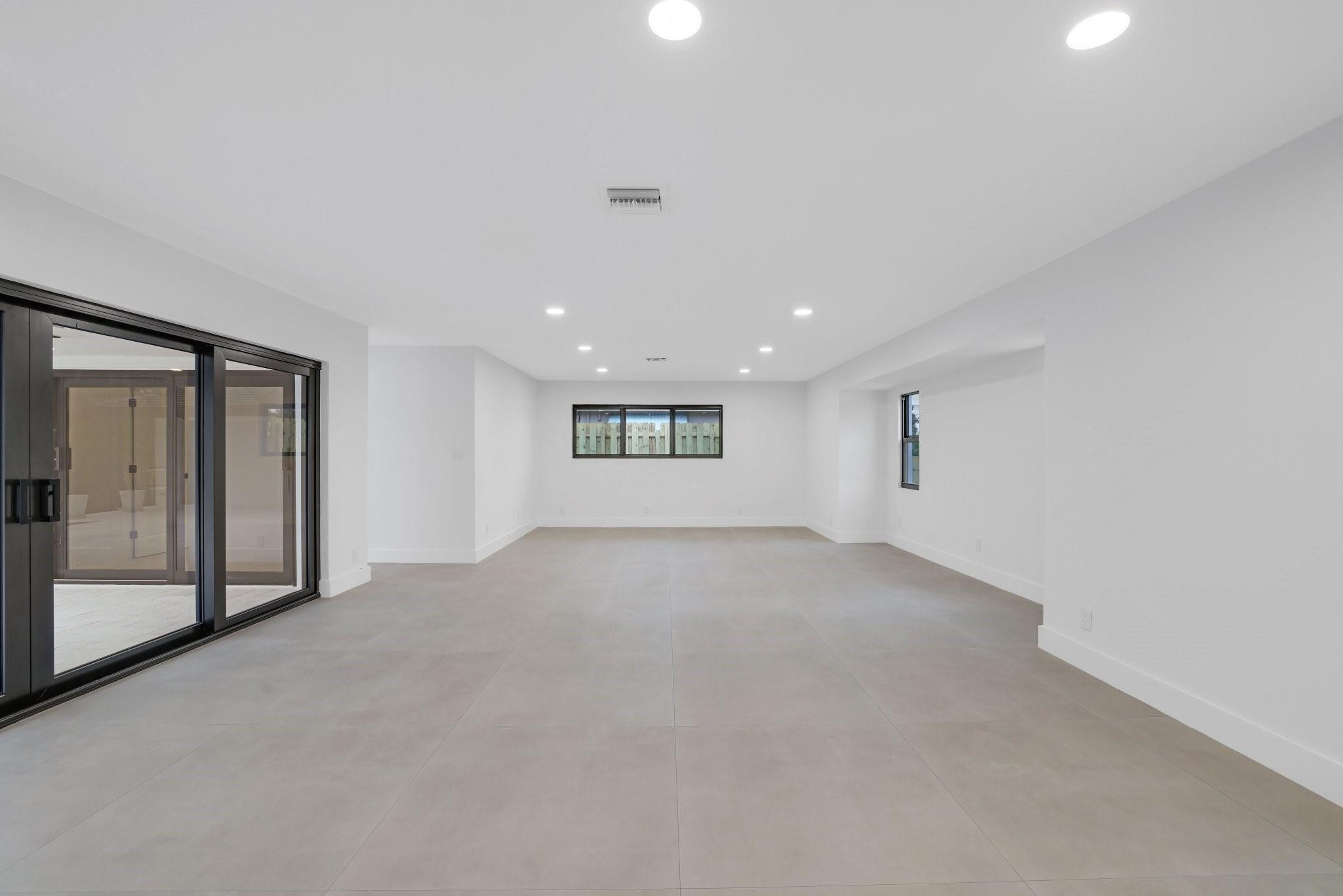 550 SW 6th Avenue