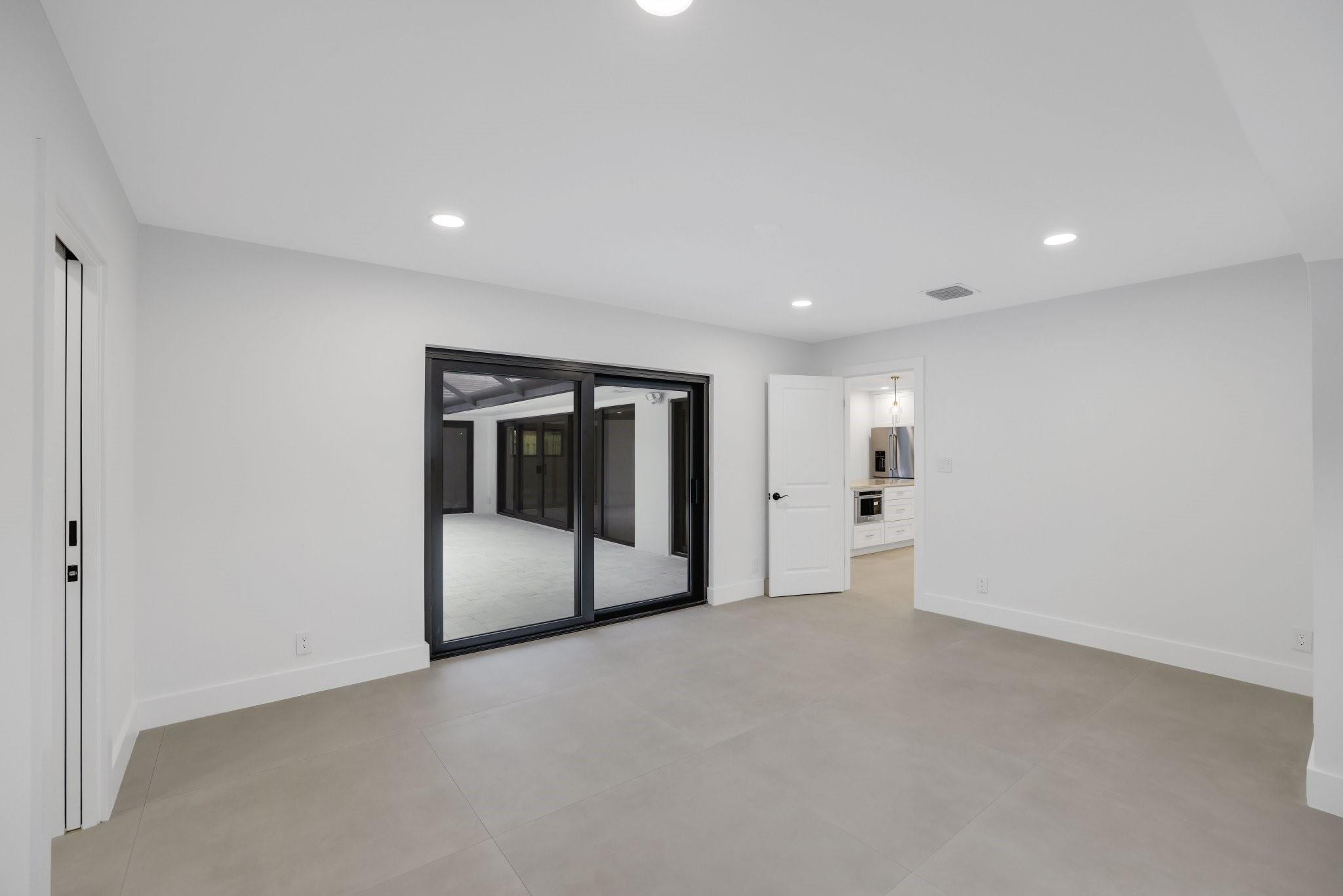 550 SW 6th Avenue