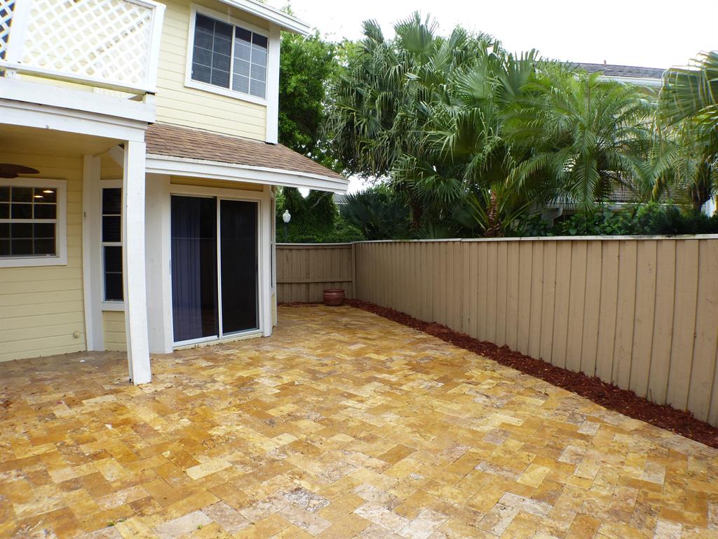 5040 Pointe Emerald Lane