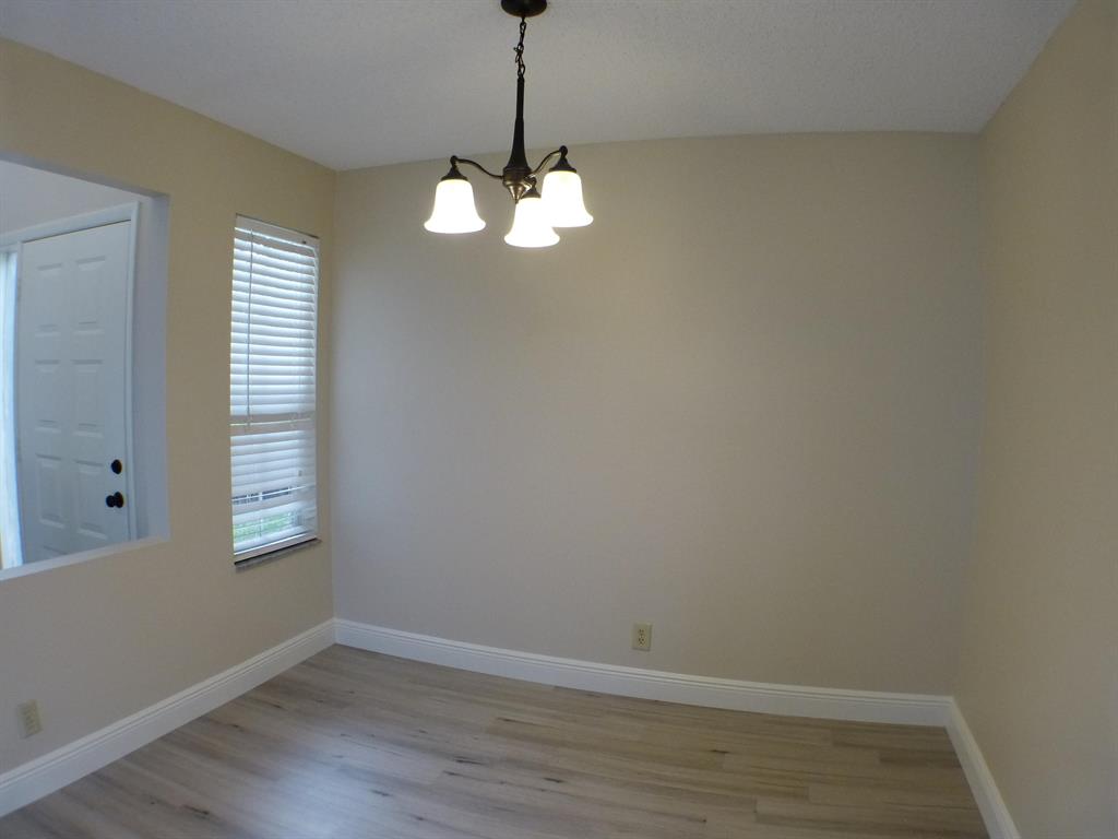 5040 Pointe Emerald Lane