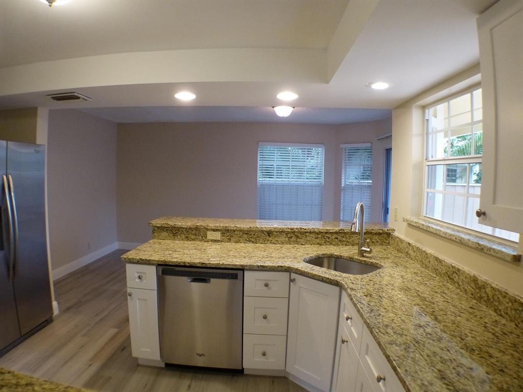 5040 Pointe Emerald Lane