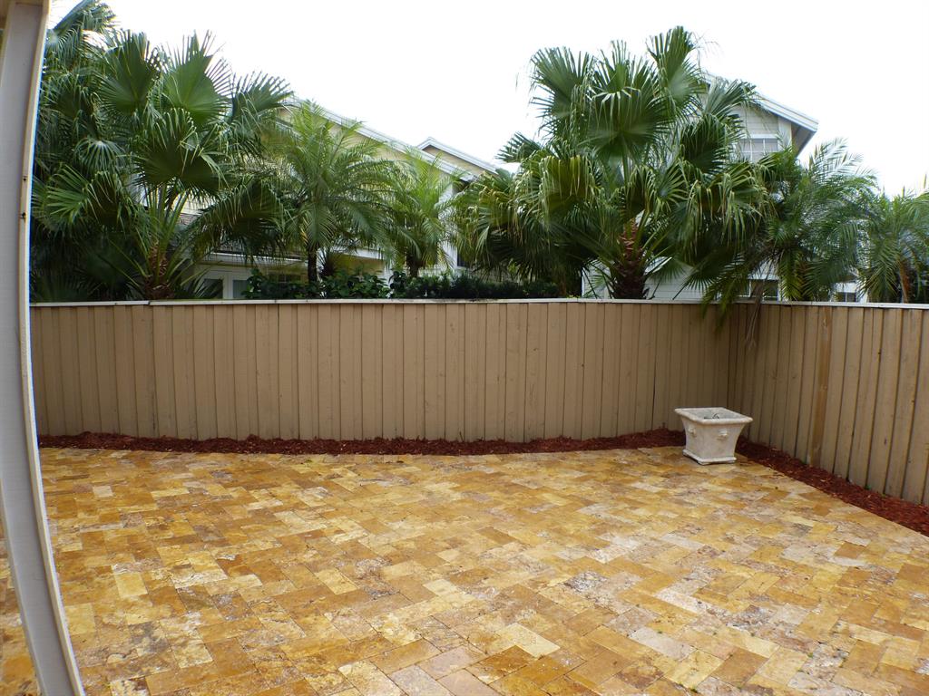 5040 Pointe Emerald Lane