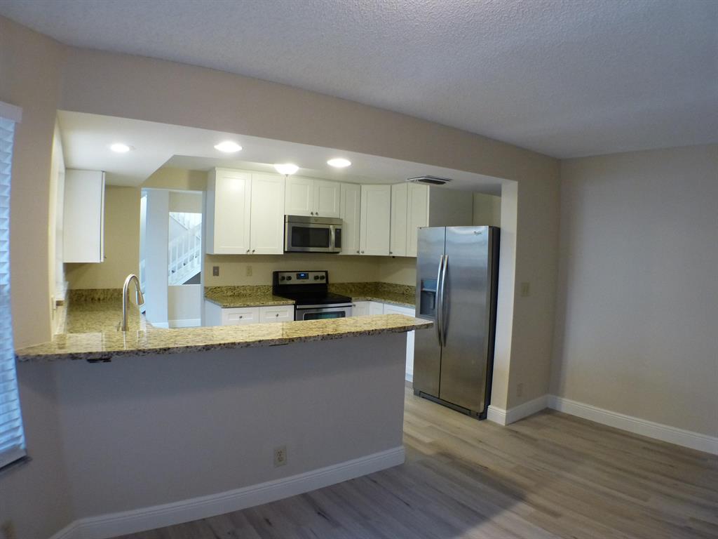5040 Pointe Emerald Lane