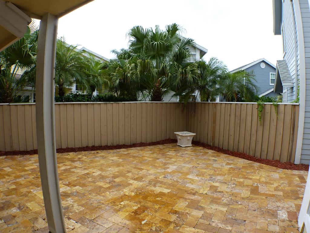 5040 Pointe Emerald Lane