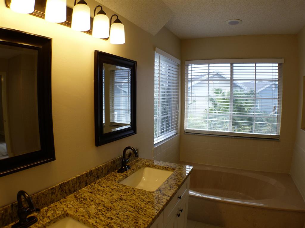 5040 Pointe Emerald Lane