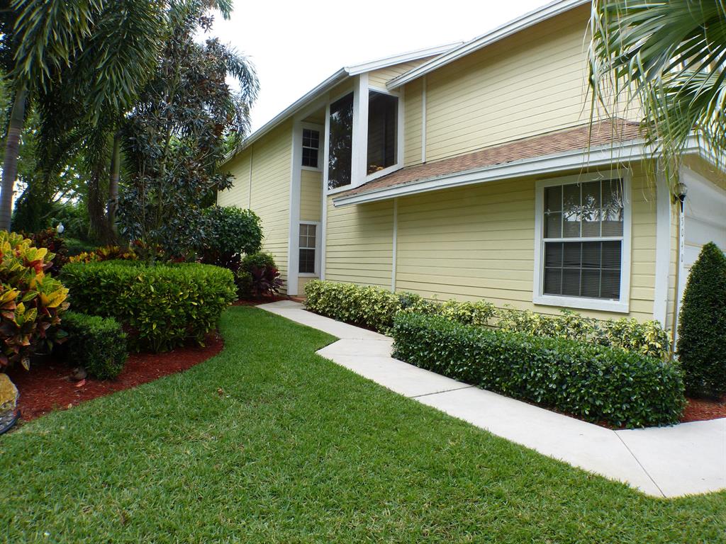 5040 Pointe Emerald Lane