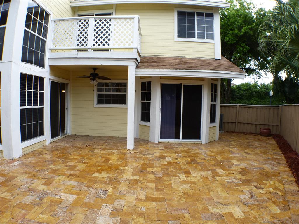 5040 Pointe Emerald Lane