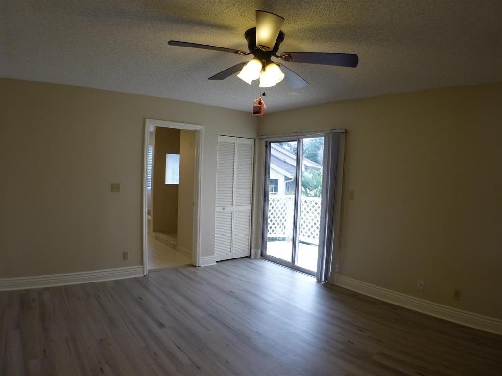 5040 Pointe Emerald Lane