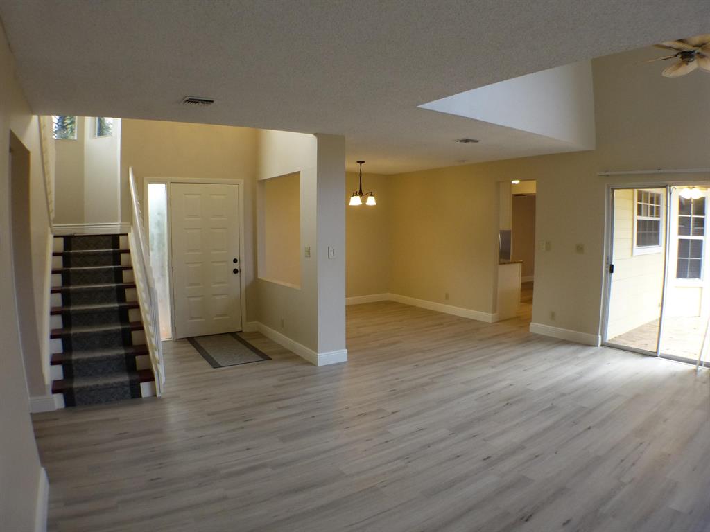 5040 Pointe Emerald Lane