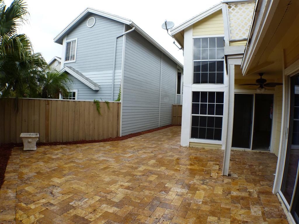 5040 Pointe Emerald Lane